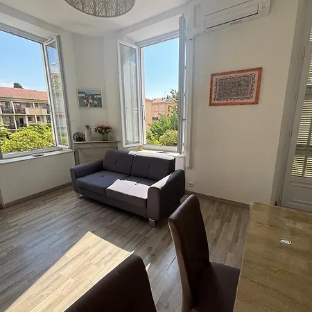 T3 Center Menton- Parking Appartement *
