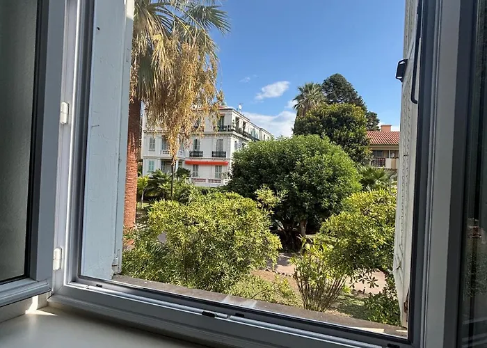 T3 Center Menton- Parking 公寓 芒通