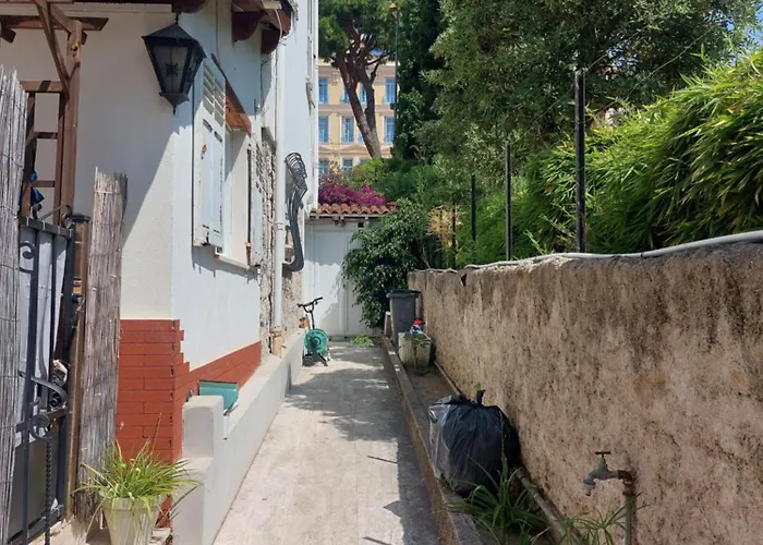 Apartmán T3 Center Menton- Parking Menton