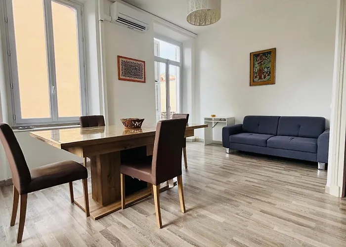 T3 Center Menton- Parking * Menton