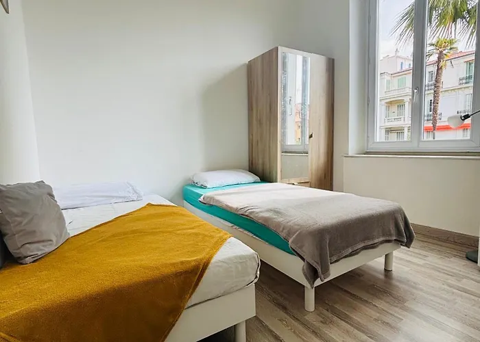 Апартаменти T3 Center Menton- Parking Мантон