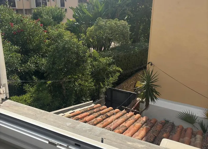 T3 Center Menton- Parking Апартаменти Мантон